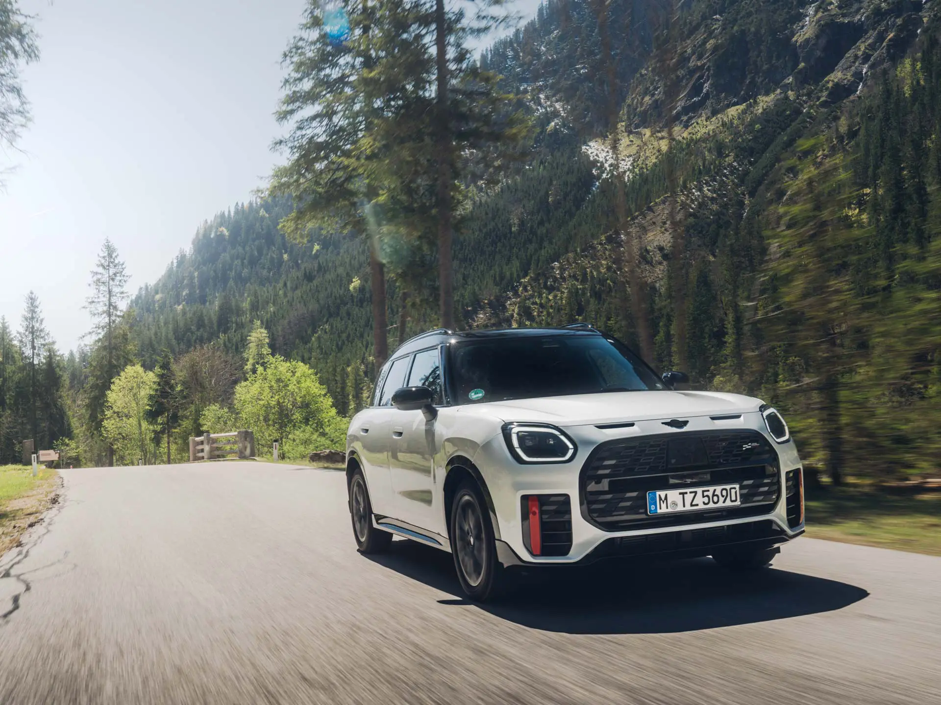 MINI Countryman on the country road.